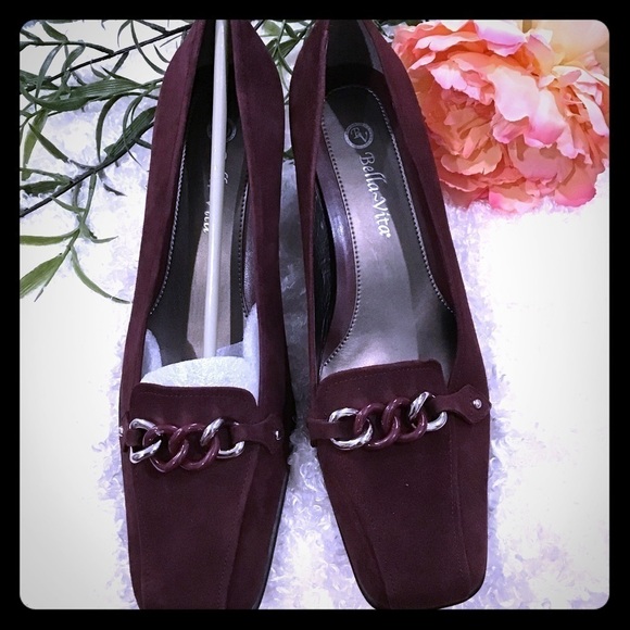 Bella Vita Shoes - Merlot Suede Bella-Vita 3” Pump chain detail. 11WW